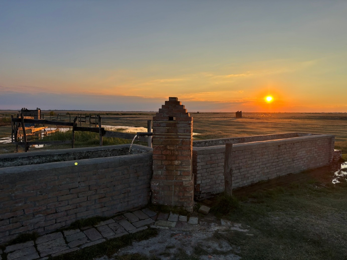 Baráthok Well cover image
